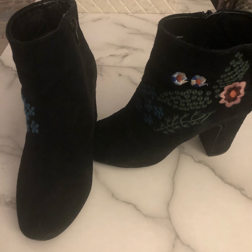Nanette Lepore booties!